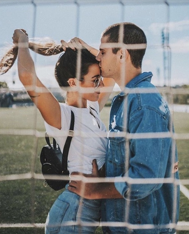 前任放不下前女友的表现有哪些,男友对初恋的离开无法释怀