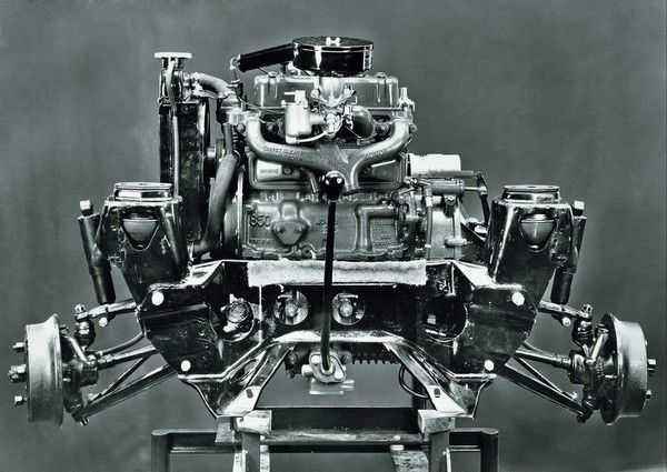 前驱和后驱开着感觉一样吗,买车前驱后驱和四驱哪一个好一点