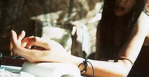 我抓毒贩，她吸毒，我们曾经相爱十年