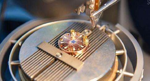 物理研究半导体导电特性,物理科学家实验视频