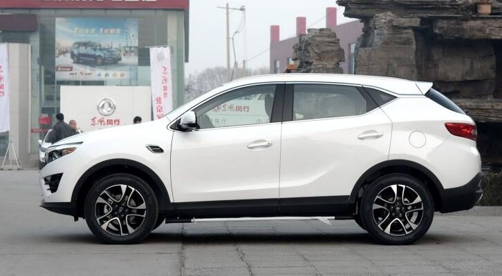 16年3万公里的东南DX7和11年8万公里的现代IX35,7万多适合哪款车