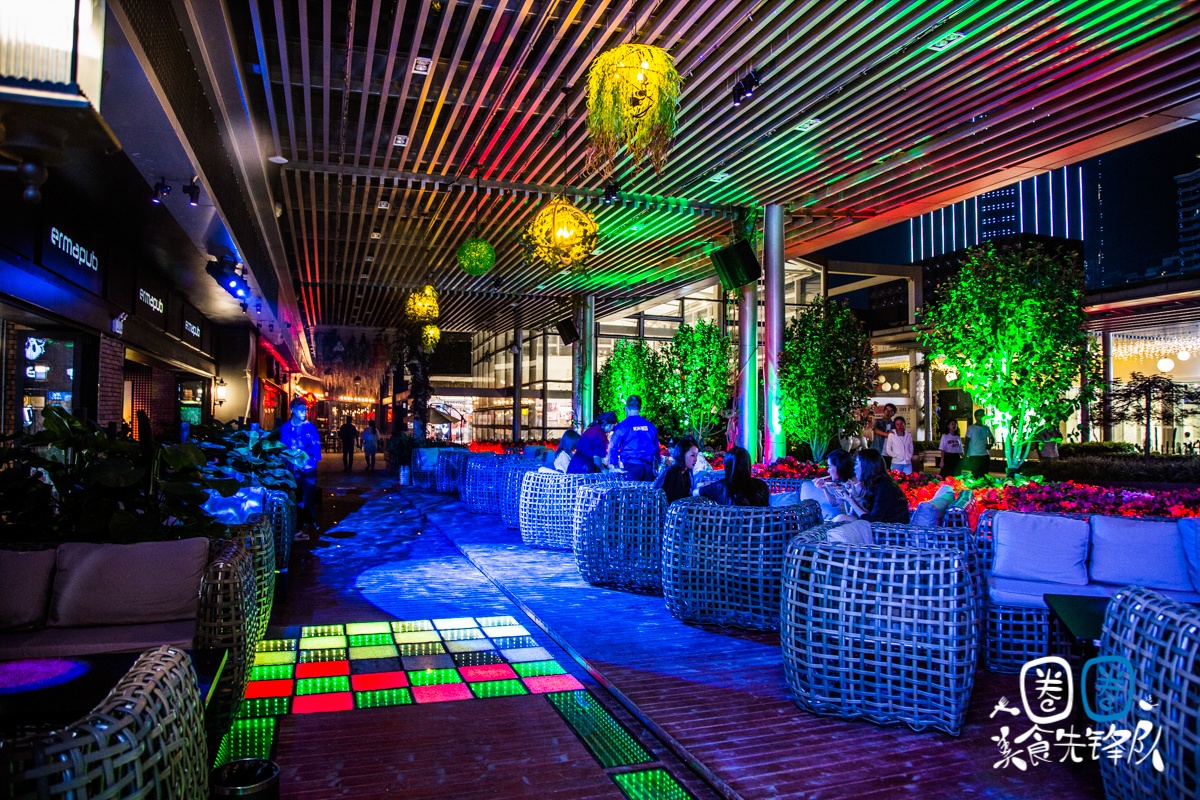 成都凌晨2点还在排队的贰麻酒馆，终于带着大熊猫来南昌了！