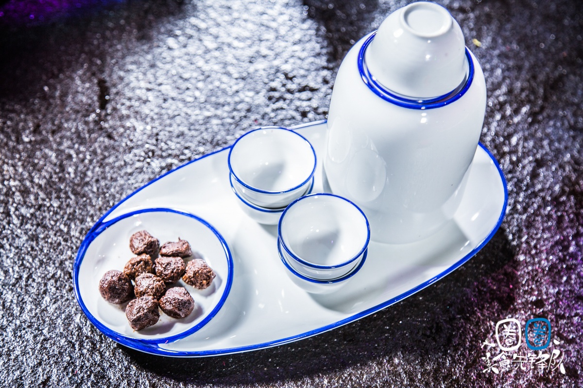 成都凌晨2点还在排队的贰麻酒馆，终于带着大熊猫来南昌了！