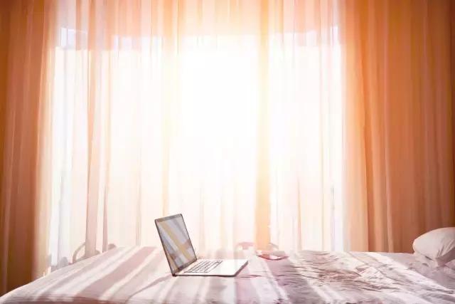 窗帘90度遮光什么效果,窗帘选择遮光度为多少的最舒服