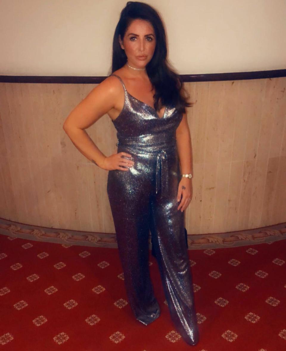 英国男子穿3千元鞋用餐遭拒绝，餐厅回应：鞋子太丑！