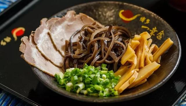 在日本排队吃拉面,天津排名前三的拉面