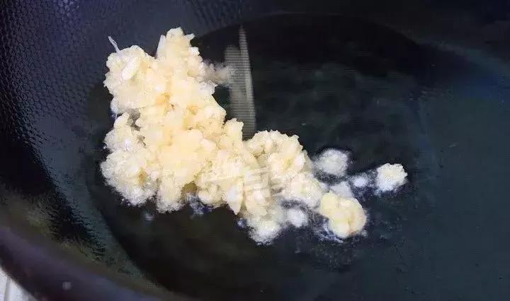 火爆花甲最正宗的做法,火爆花甲教程香辣