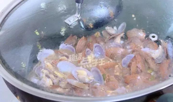 火爆花甲最正宗的做法,火爆花甲教程香辣