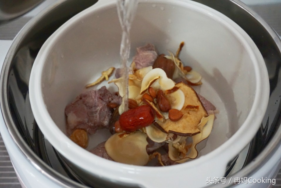 川贝无花果海底椰南北杏的功效,海底椰无花果百合南北杏汤功效