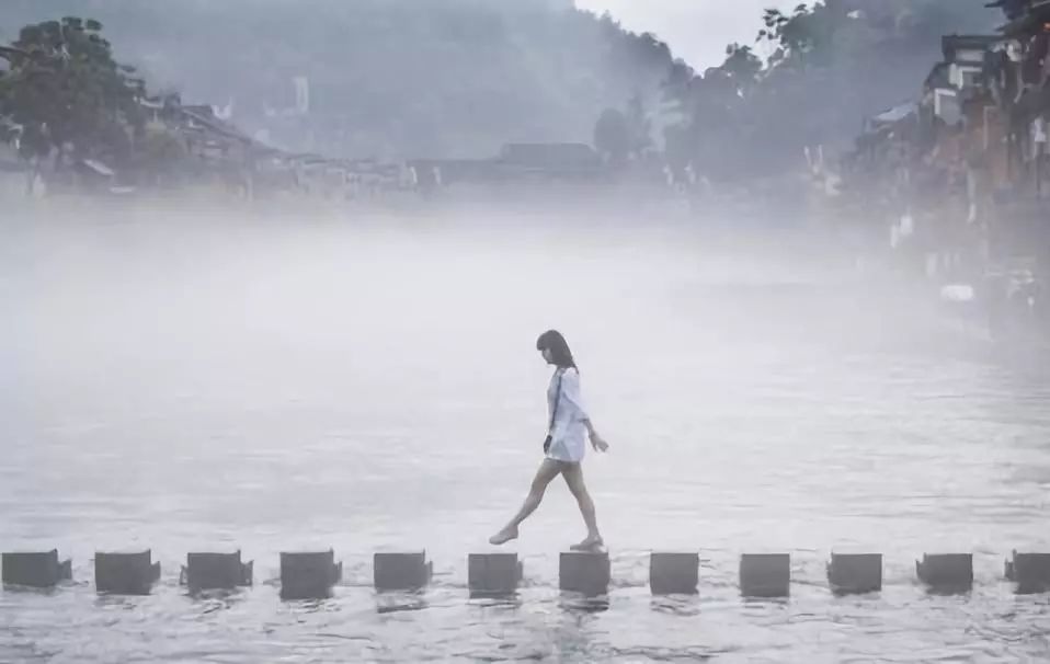 湖南凤凰古城红色旅游,红辣椒旅游