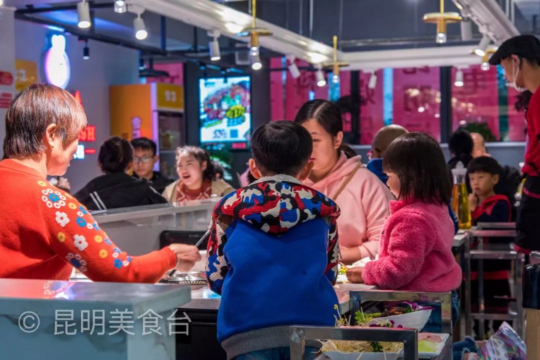 昆明排队4000桌的餐厅,昆明排队餐厅