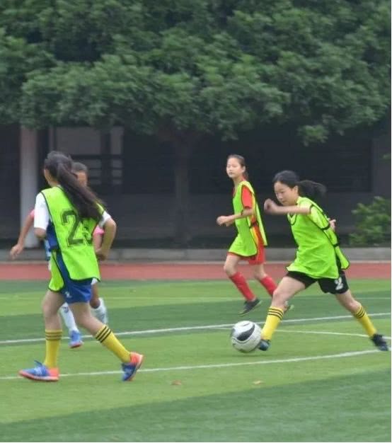 成都梦之队小学免费课程,小学足球梦之队