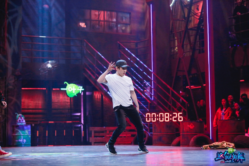 街舞人生水池舞,街舞人生爆全场