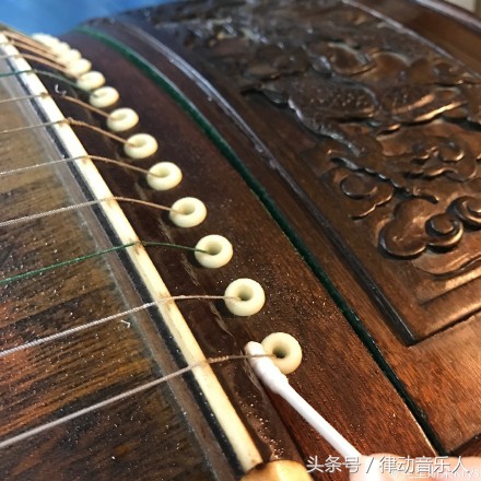 古筝面板开裂怎么补救,古筝开裂后还可以用吗
