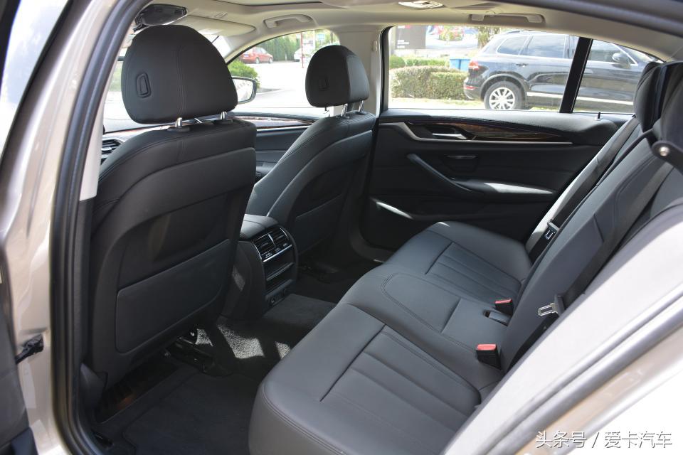 宝马豪华轿车5座,宝马2024高级豪华轿车