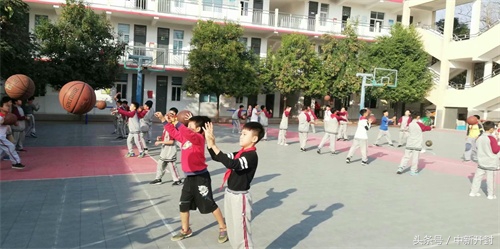 五彩校本醇香课程——一师附小持续开发、实施“醇香园”课程