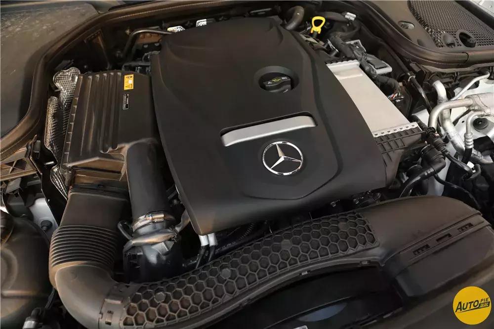 驾驶奔驰e200游艇蓝敞篷,奔驰e200敞篷试驾视频