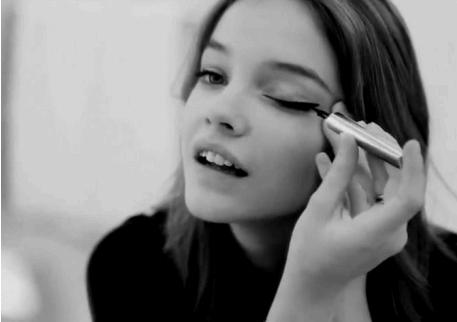 眼部皱纹训练瑜伽,缓解眼睛皱纹的瑜伽动作