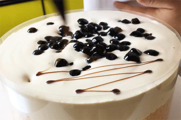 等了三个小时的爆浆奶盖蛋糕,草莓奶盖爆浆蛋糕哪家好吃