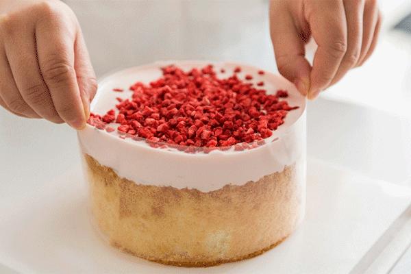 等了三个小时的爆浆奶盖蛋糕,草莓奶盖爆浆蛋糕哪家好吃