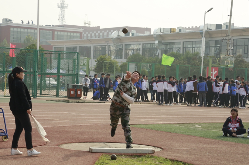 团结拼搏自信自立展现自我,团结拼搏精神视频