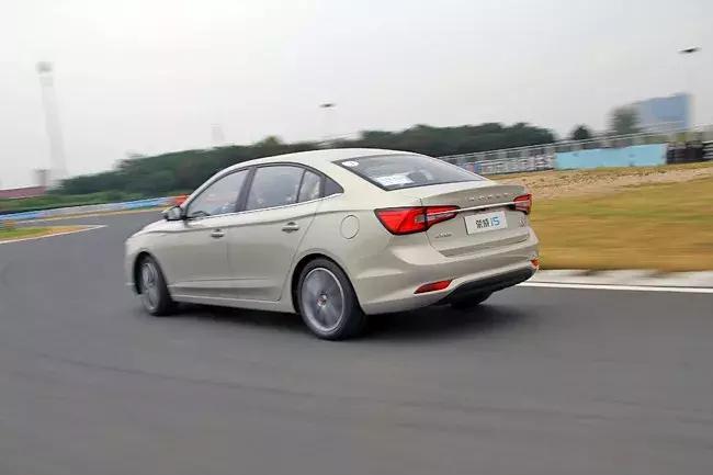 荣威全新i5驾驶体验,荣威i5旅行版ev试驾视频