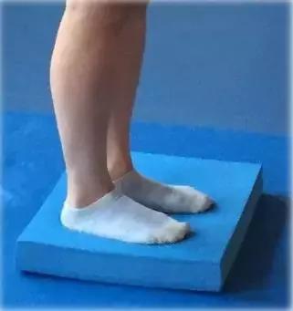 娃儿经常喊脚痛,娃儿老是喊脚软怎么回事