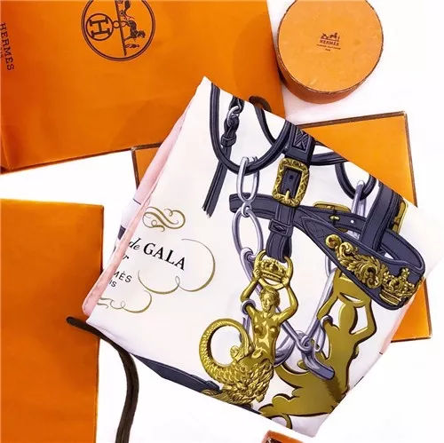 爱马仕丝巾为什么那么贵？原来2年才能制作1条！