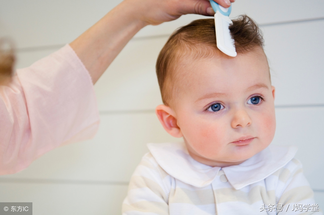 一岁九个月宝宝语言发育标准,宝宝一岁五个月的发育标准是什么