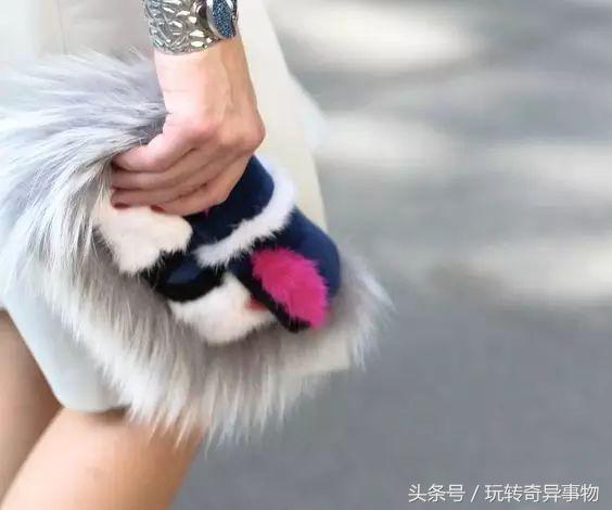 冬天除了衣服要暖，包包也要配合你！