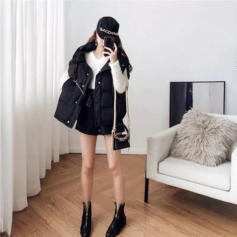 棉马甲搭配丝绒裤,黑色马甲搭配牛仔裤秋冬季