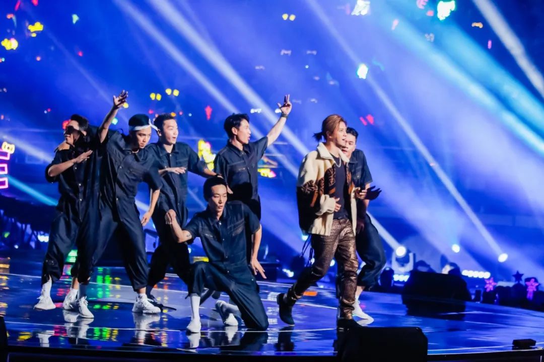 罗志祥唱跳现场,罗志祥林俊杰热舞一分钟