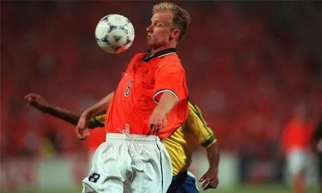 天下足球经典台词背景音乐,天下足球国足经典台词