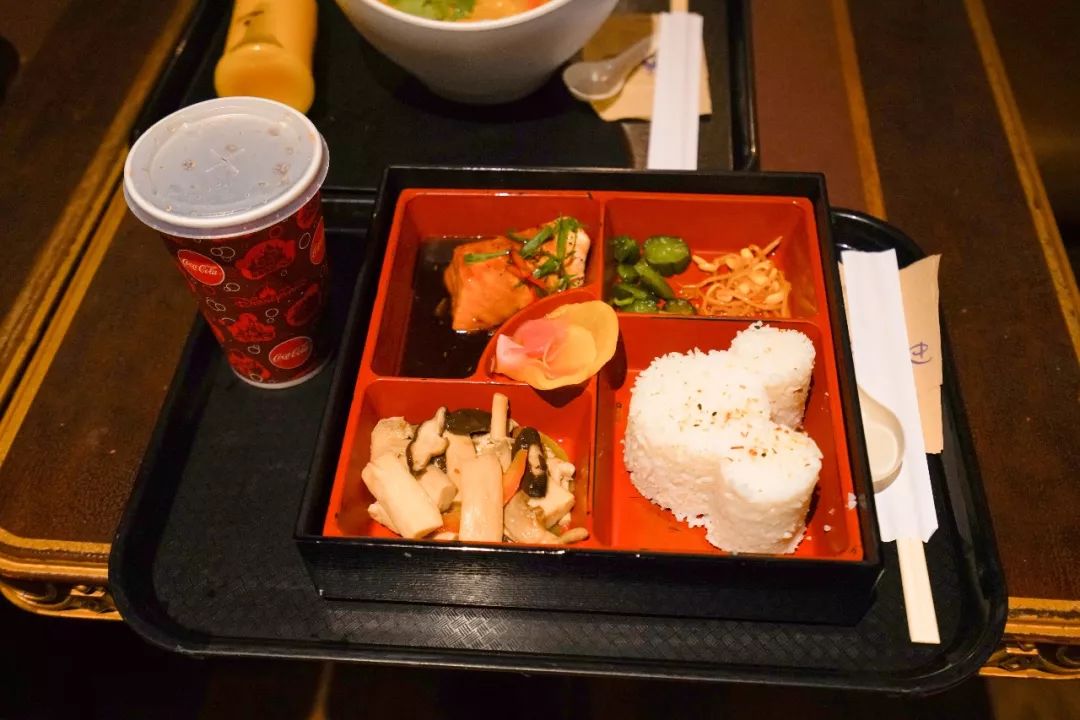 小小布历险记,香港迪士尼小小世界游记