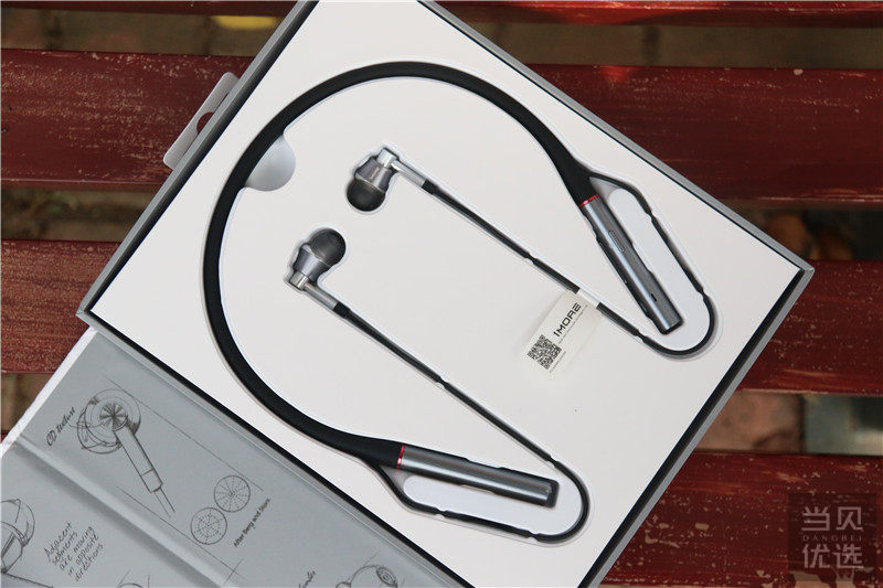 1more蓝牙无线耳机使用方法,1more无线蓝牙耳机使用方法