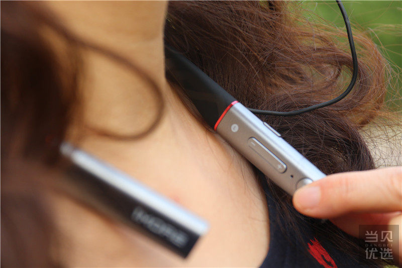 1more蓝牙无线耳机使用方法,1more无线蓝牙耳机使用方法