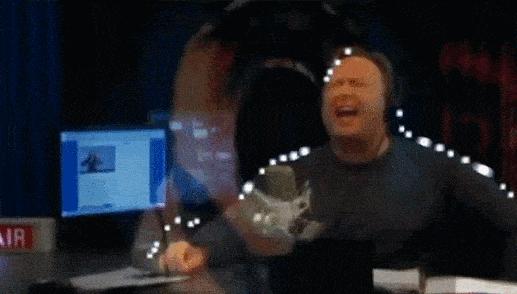 美国人智商欠费，川普带头追捧这个网红，结果全被骗