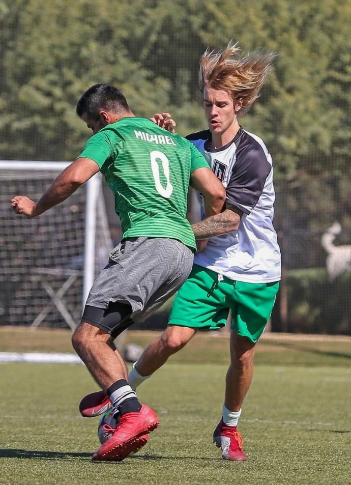 贾斯汀比伯现照,贾斯汀比伯剃光头