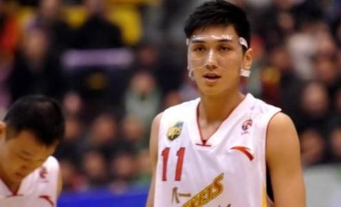 男篮新秀痴迷名模*兽兽**，夜不归宿被国家队开除，今搞投资身家不菲