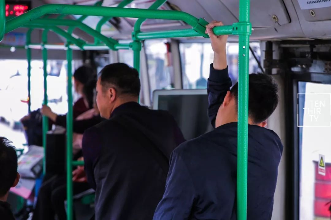 武汉每一辆901，都承载着江夏上万学子的青春！