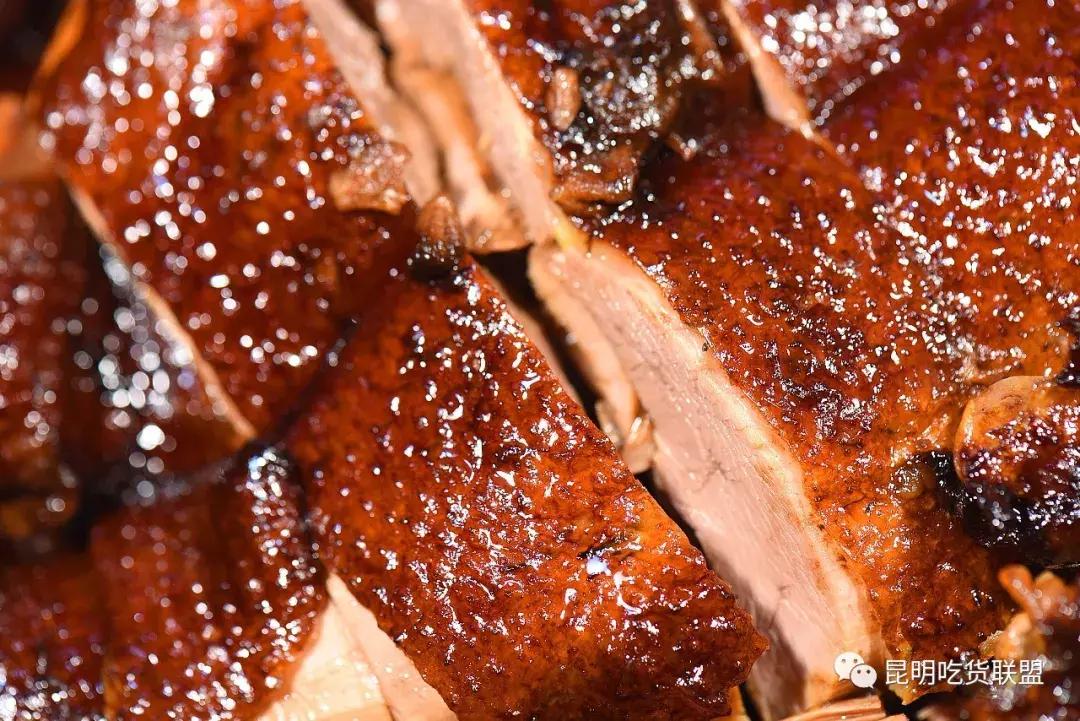 开了2年竟不知！昆明居民楼里神店，椒麻鸡酱烧鸭才进院就闻见香