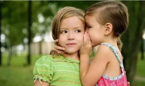 如何判断宝宝大舌头,宝宝发音不准剪舌系带图解