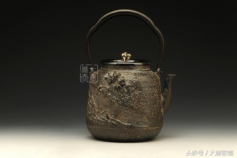 日本竹节提梁铁壶,铁壶经典壶型