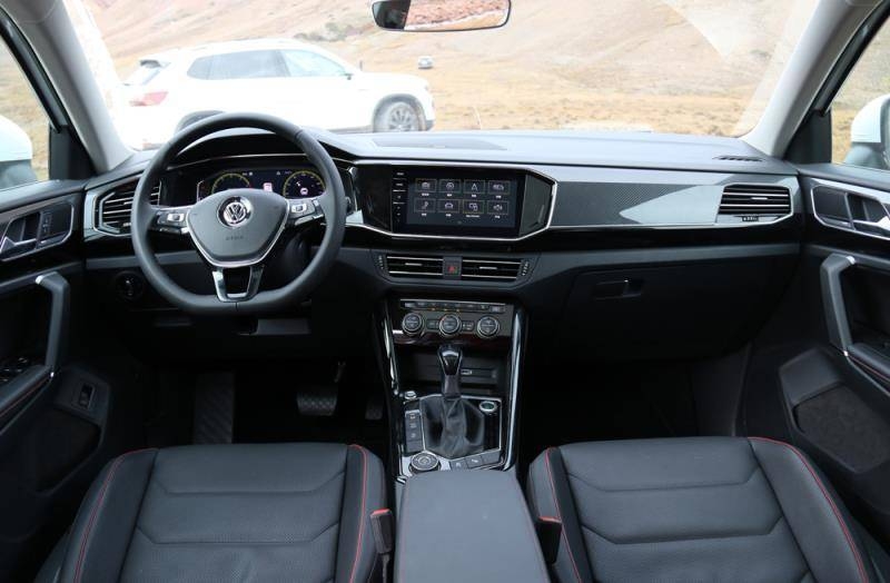 一汽大众最新款探岳是suv吗,大众探岳suv2024新款高功率版2.0