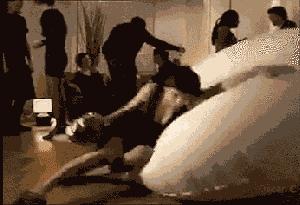 搞笑gif动图包你一天都开开心心的,搞笑gif趣图这一下太猝不及防了