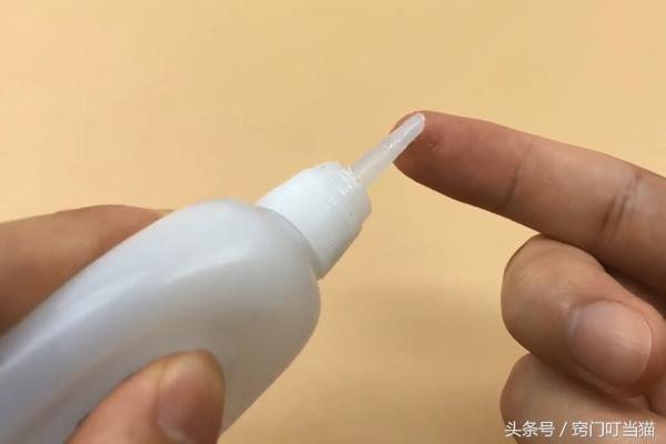 手指被502胶粘了该怎么快速解开,手指和手指被502胶水粘住了怎么办