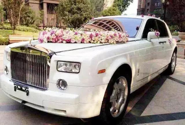 买一台劳斯莱斯跑婚庆能赚回本吗,贷款买劳斯莱斯每月还15万