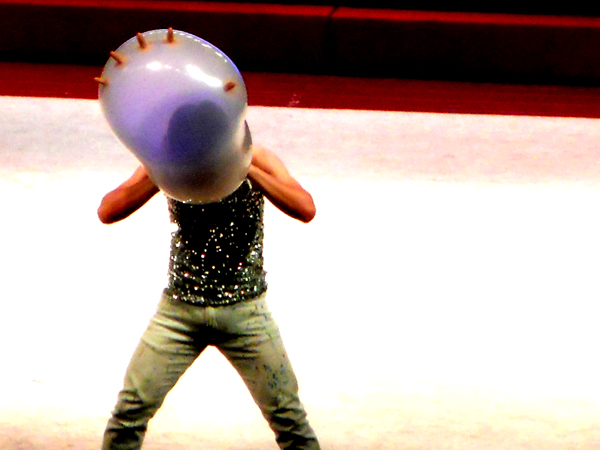 现场感受传统文化,二人转带入感