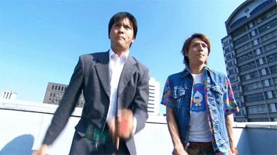 Angleababy新剧因为走路被嘲，盘点明星们的神步伐，J家步亮了