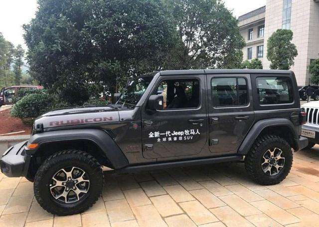 黑色jeep牧马人,jeep新款牧马人罗宾汉驾驶质感